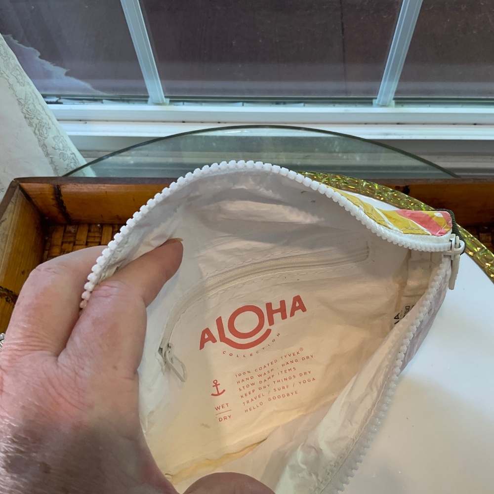 ALOHA Collection Mini Hip Pack - Picture 6 of 6